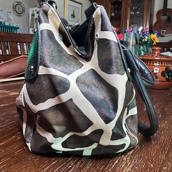 Giraffe Print Handbag With Black Handles & Silver Hardware - Picture 7 of 8